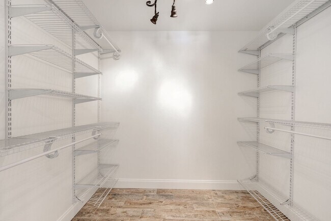 Building Photo - Secluded Annual Rental-  3 Bedroom 2 Bath Pool Home In Spanish Wells