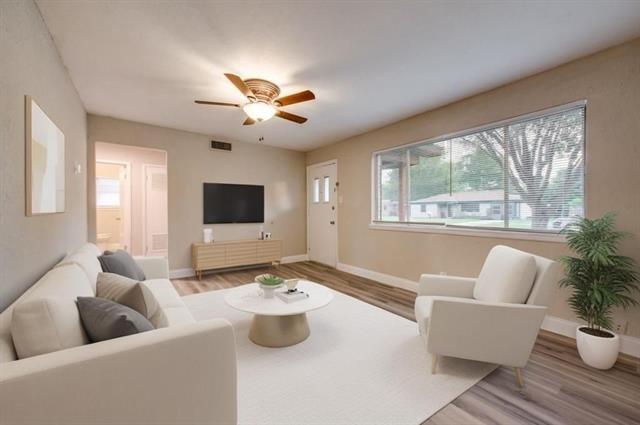 Building Photo - 3912 Lakewood Dr