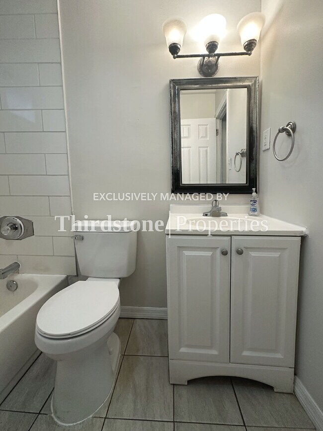Building Photo - 1173 W 27th St
