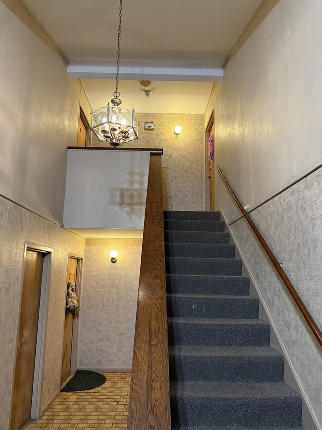 Building Photo - 7040 Remington Ct