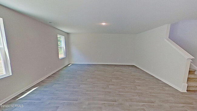 Building Photo - 5207 Meagan Ln NE