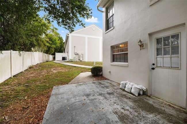 Building Photo - 37250 Embassy Pk Ln