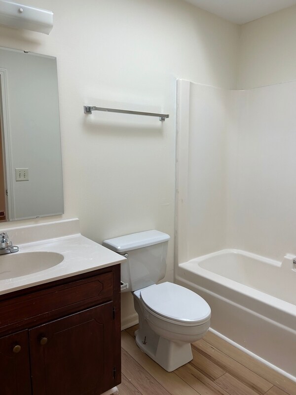 Building Photo - 107 Rainbow Cir