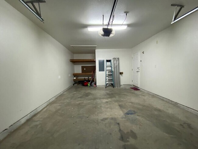 Building Photo - ODCR430
