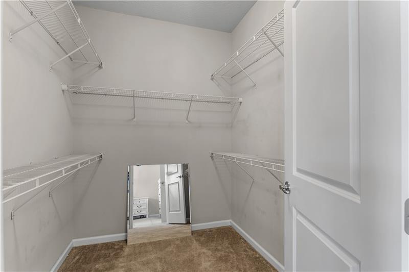 Building Photo - 410 Fairmont Dr
