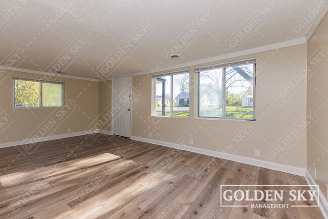 Building Photo - 2321 N Macedonia Ave