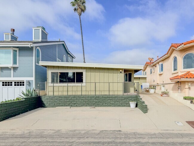 Building Photo - 1327D - The Sea Bum Sanctuary | 2 Bed 2 Ba...