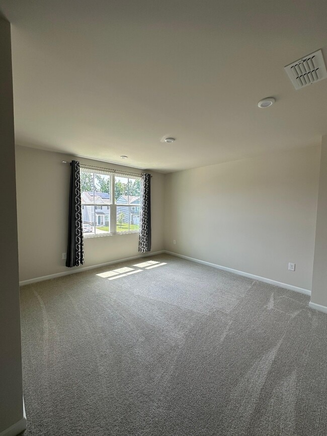 Building Photo - 1460 Burgundy Blf Ln