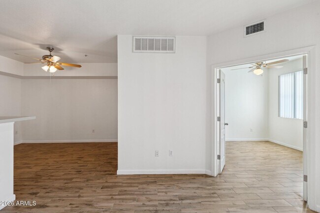 Building Photo - 1701 E Colter St