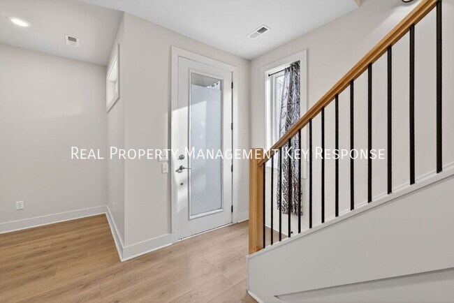 Building Photo - 2109 23rd Ave N