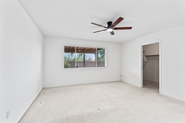 Building Photo - 8838 E La Palma Dr