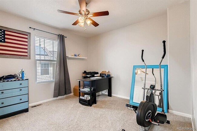 Building Photo - Stunning 3 bed 2.5 ba home for rent at Murphy Creek neighborhood Aurora CO 80018