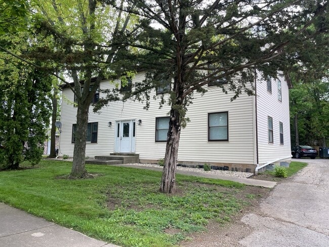 Primary Photo - 479 Eisenhower St