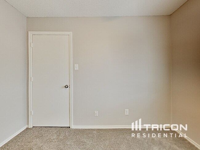 Building Photo - 815 Wyndham Pl