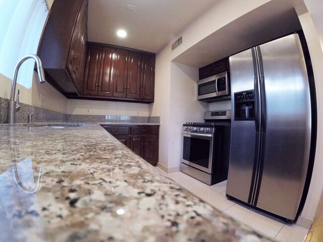 Building Photo - 5646 La Mirada Ave