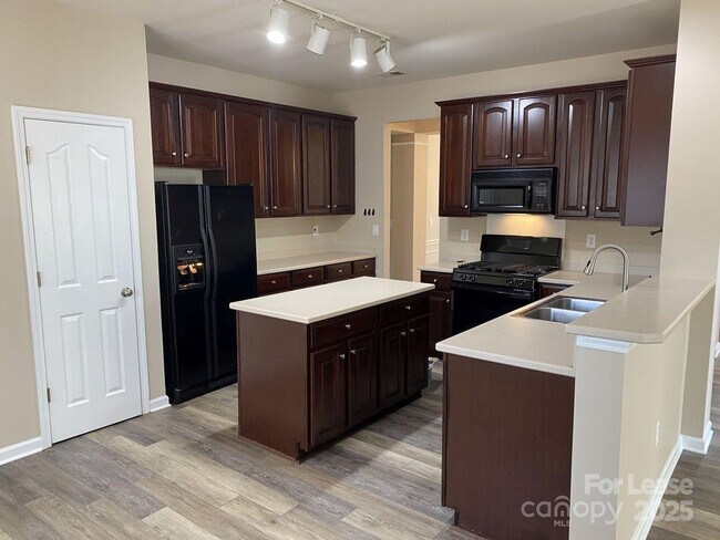 Building Photo - 14616 Eastgrove Dr