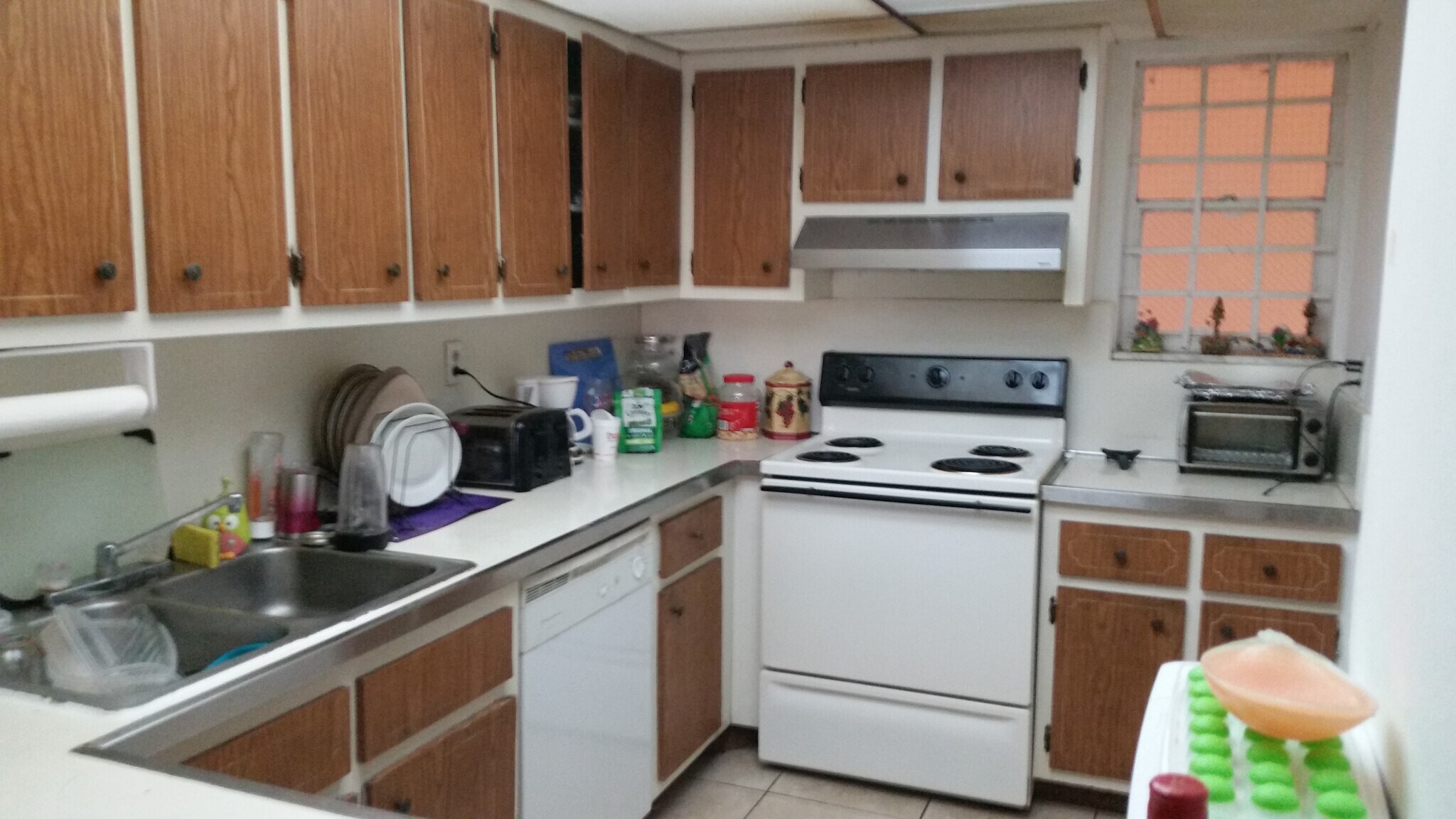 Building Photo - 1990 W 56th St