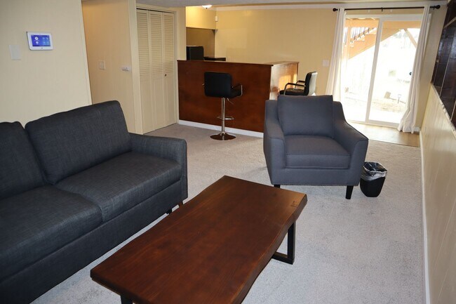 Building Photo - La Vista Home For Rent