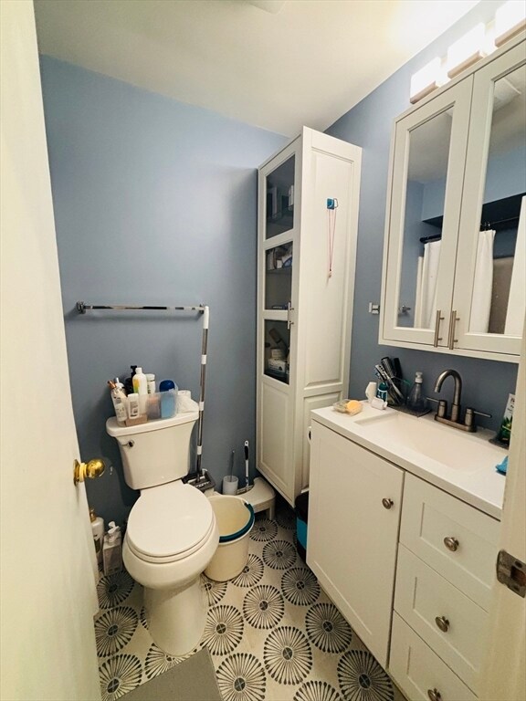 Building Photo - 60 Gibson St