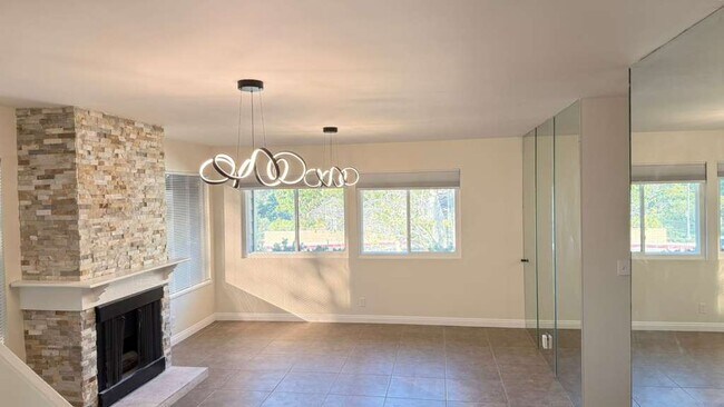 Building Photo - 22 Latitude Ct