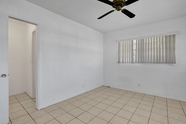 Building Photo - 5951 NE 18th Ave