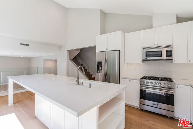 Primary Photo - 4911 Patrae St