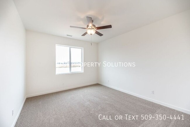 Building Photo - 164 E Montmorency-A