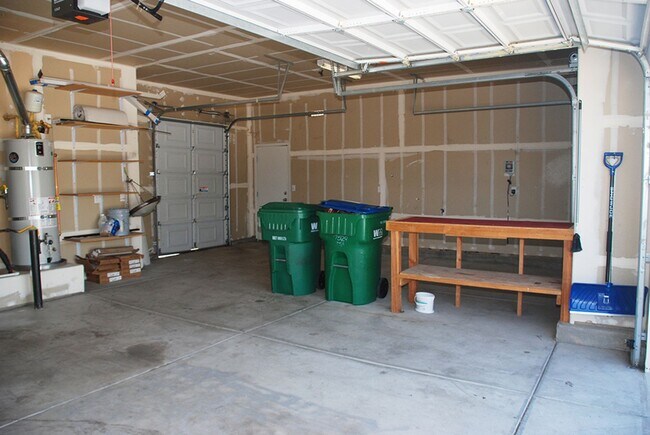 Building Photo - Newly Updated Single Story 4 BR + Office, 2.5 Bath and 3 Car