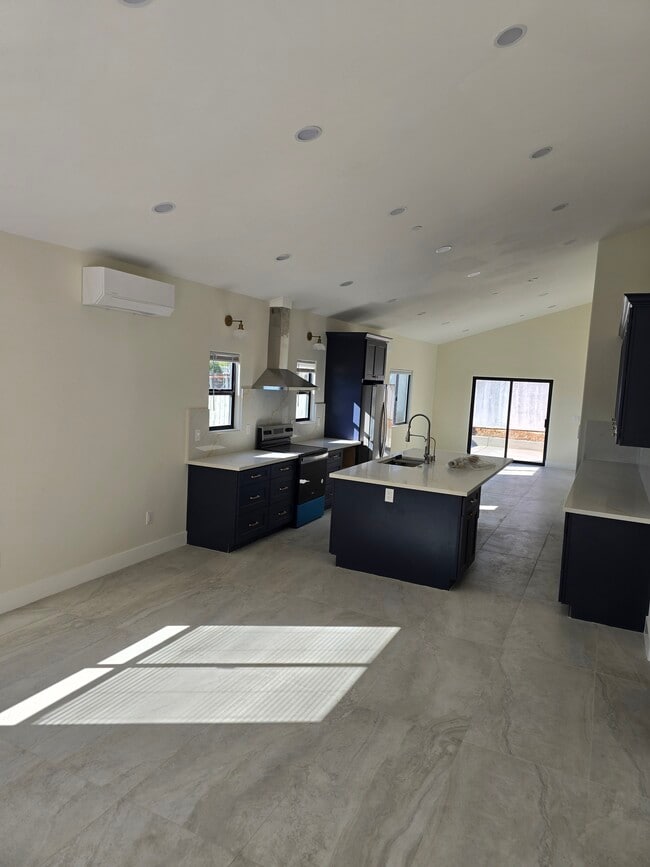 Building Photo - 13992 Putney Rd
