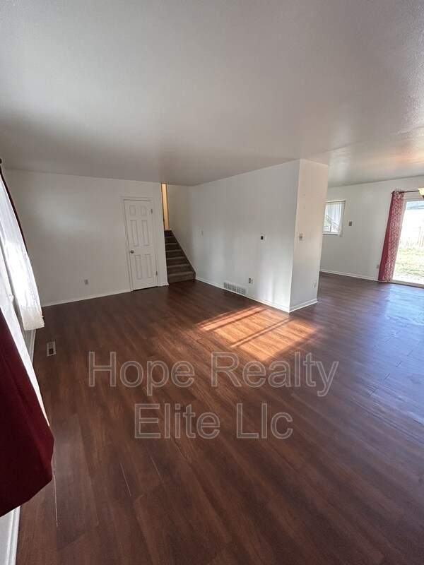 Building Photo - 1106 Querida Dr