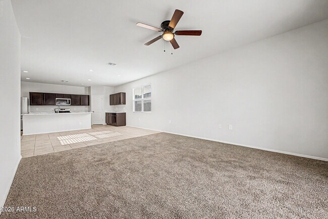 Building Photo - 1302 W Raymond Ave