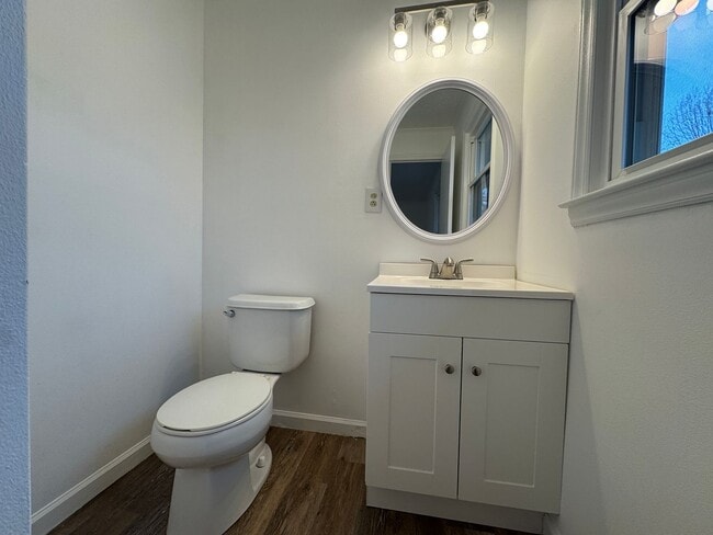 Building Photo - Available to Show