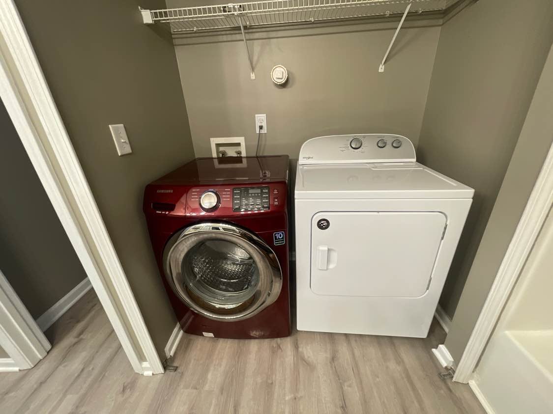 Building Photo - Room in Townhome on Petrea Ln