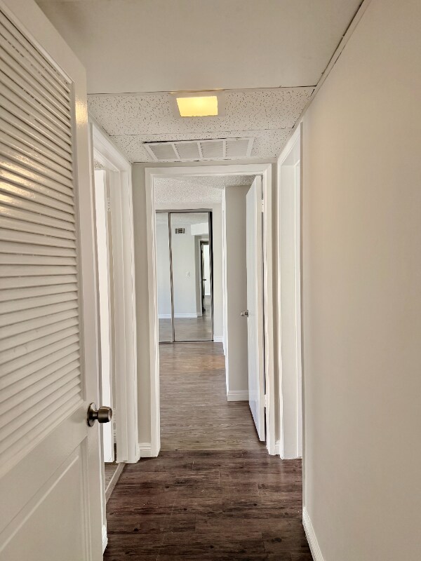 Building Photo - 17440 Burbank Blvd