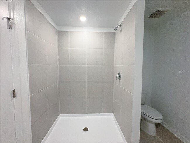 Building Photo - 2362 McKinley Dr
