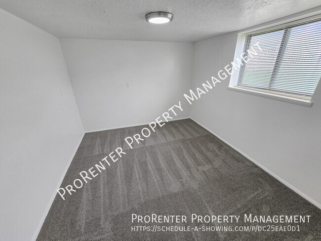 Building Photo - 239 E 975 S