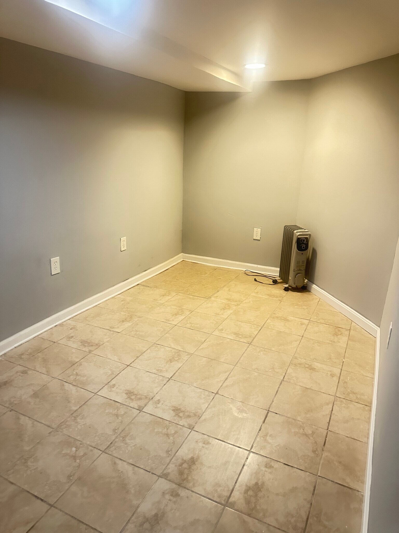 Building Photo - 2206 Penrose Ave