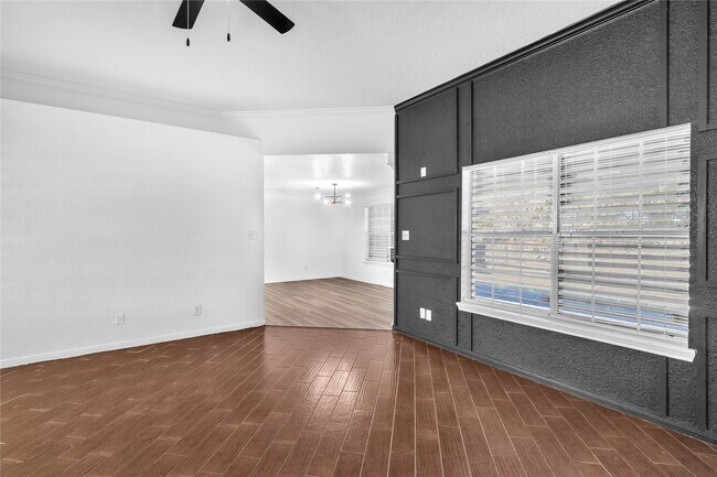 Building Photo - 2930 23rd Ave N