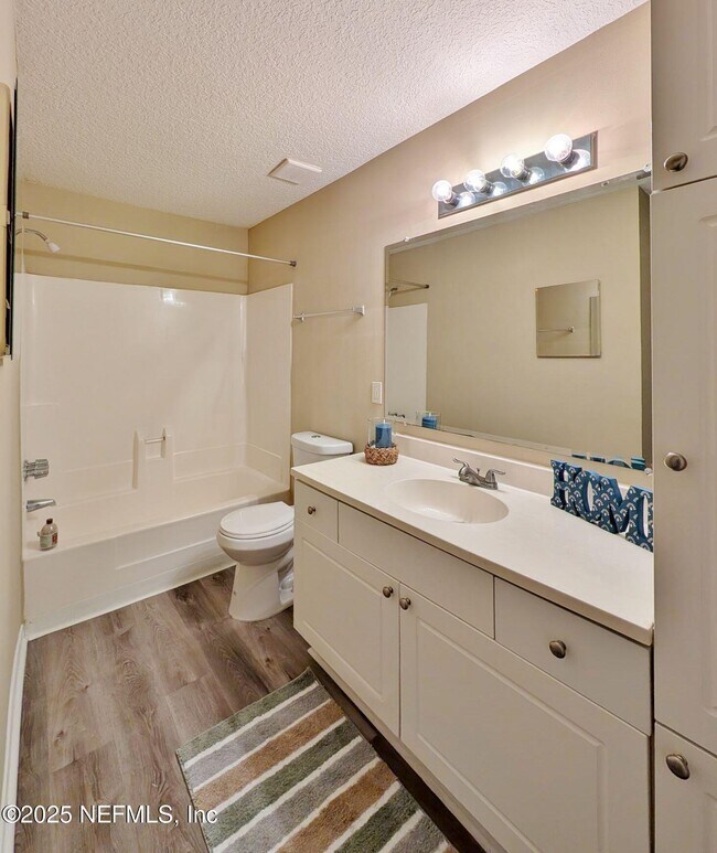 Building Photo - 10200 Belle Rive Blvd