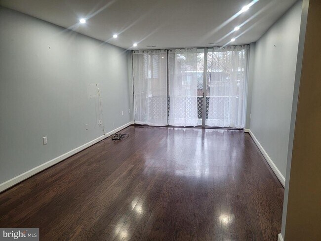 Building Photo - 3940 Bel Pre Rd