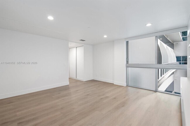 Building Photo - 2950 NE 188th St