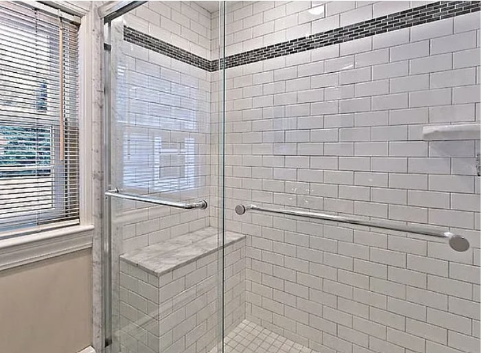 Au pair/in-law bathroom - 140 Main St