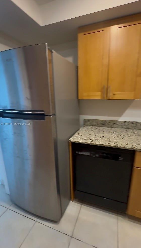 Building Photo - 400 Kings Point Dr