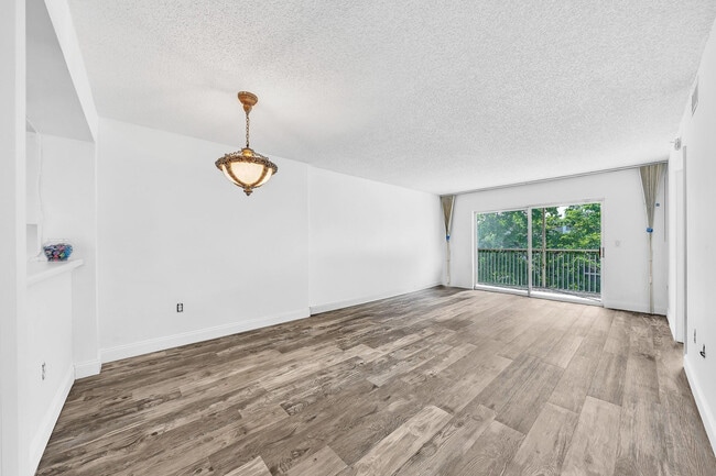 Building Photo - 9580 Weldon Cir