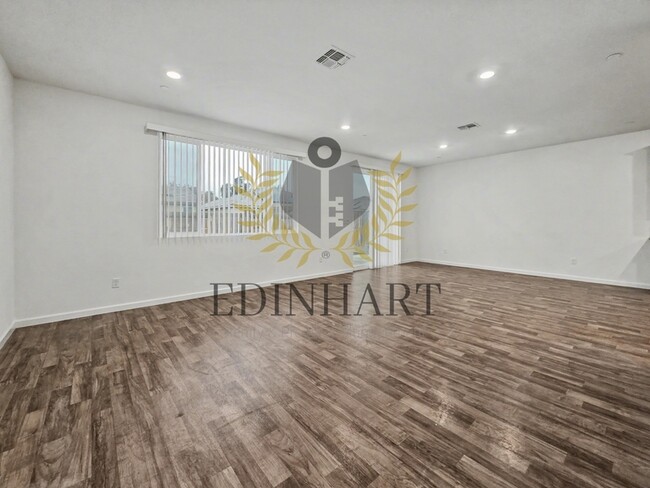 Building Photo - 7198 E Normal Ave