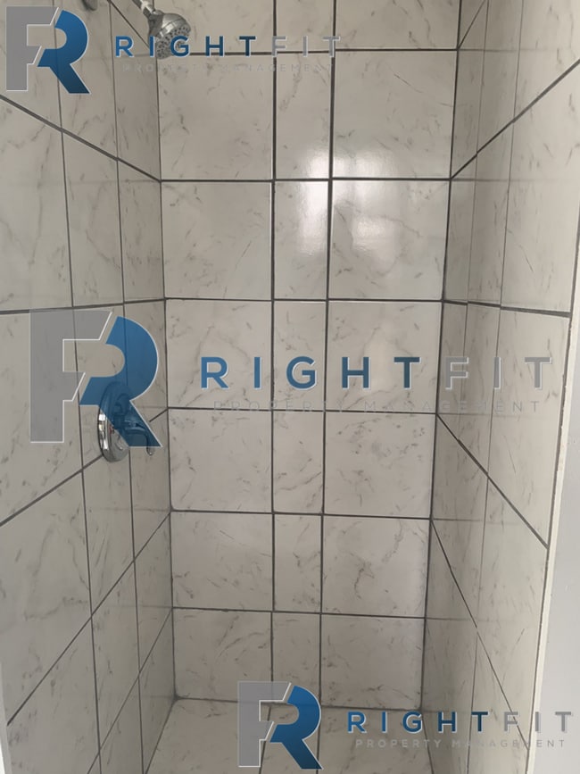 Building Photo - Charming historical home