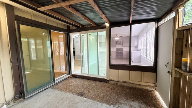 Building Photo - 7202 S Dairy Ashford Rd