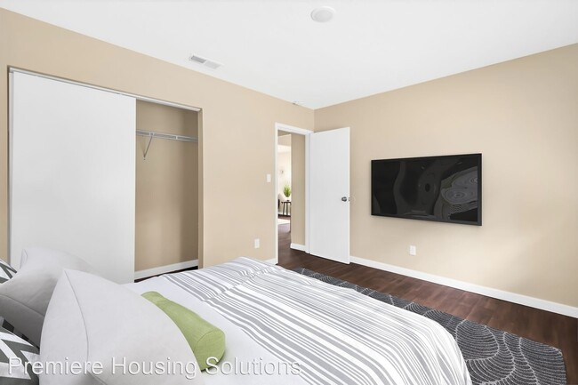 Building Photo - 4 br, 1.5 bath House - 305 Union Street