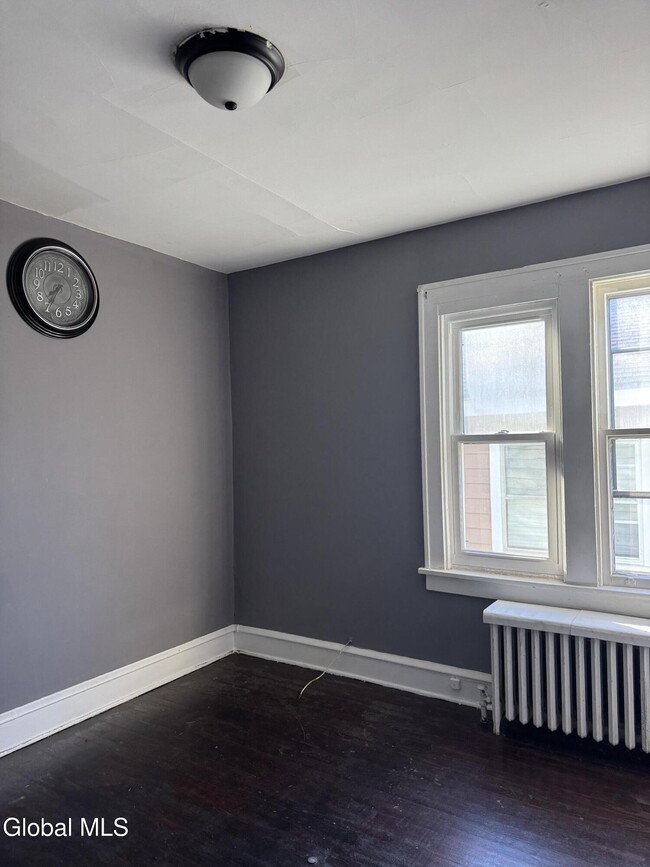 Building Photo - 105 Clermont St