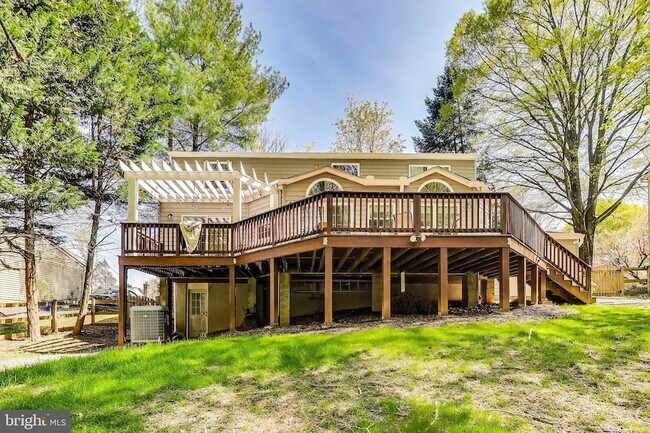 Building Photo - 1337 Crockett Ln